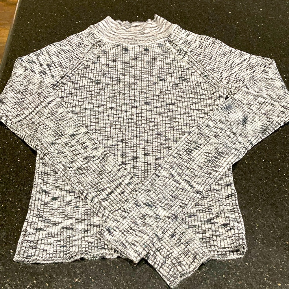 Wynter Cut-Out Sweater Small